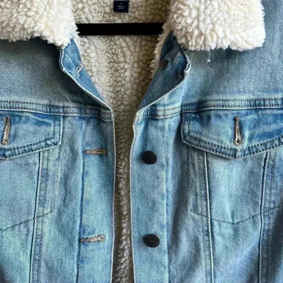 Universal Thread Denim Jacket - Large - Picture 5 of 6